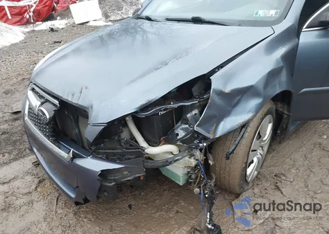 2013 Subaru Legacy 2.5I z USA, uszkodzony, nr VIN 4S3BMBA6XD3041641